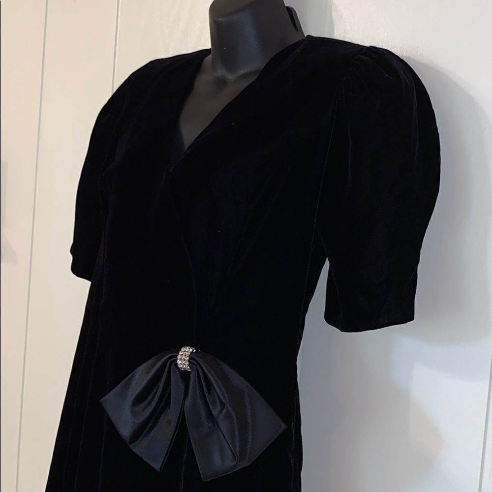 🎊Vtg 80s/90s Cachet black velvet party dress🎉